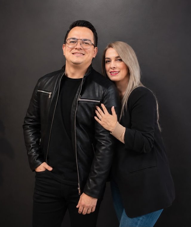 Pastores Byron Vargas y Adriana Chacón